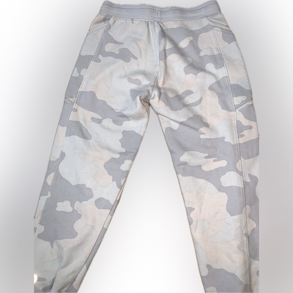 Girls all in motion Camo Athletic Grey Joggers Size 10/12 Stretchy Sweatpants - Picture 2 of 4